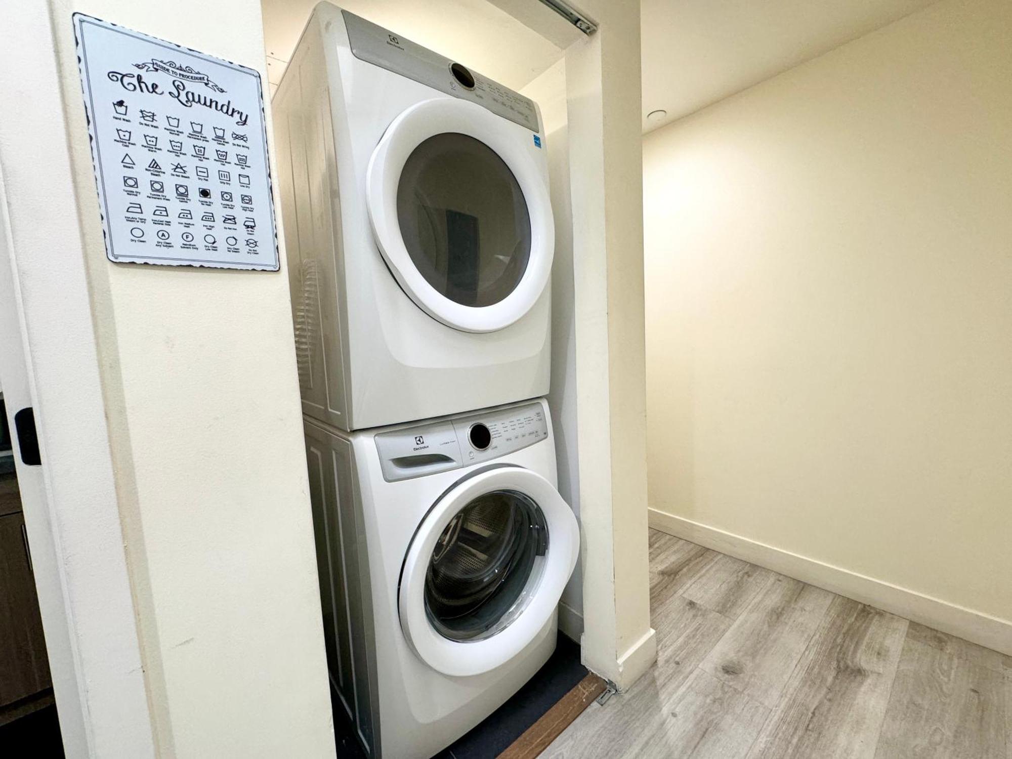 Сasa de vacaciones Cozy Chamber 3 Bedroom Hollywood Townhouse *
